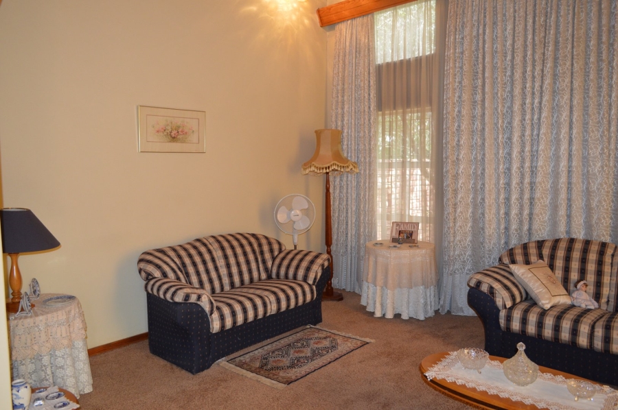 4 Bedroom Property for Sale in Flamwood North West